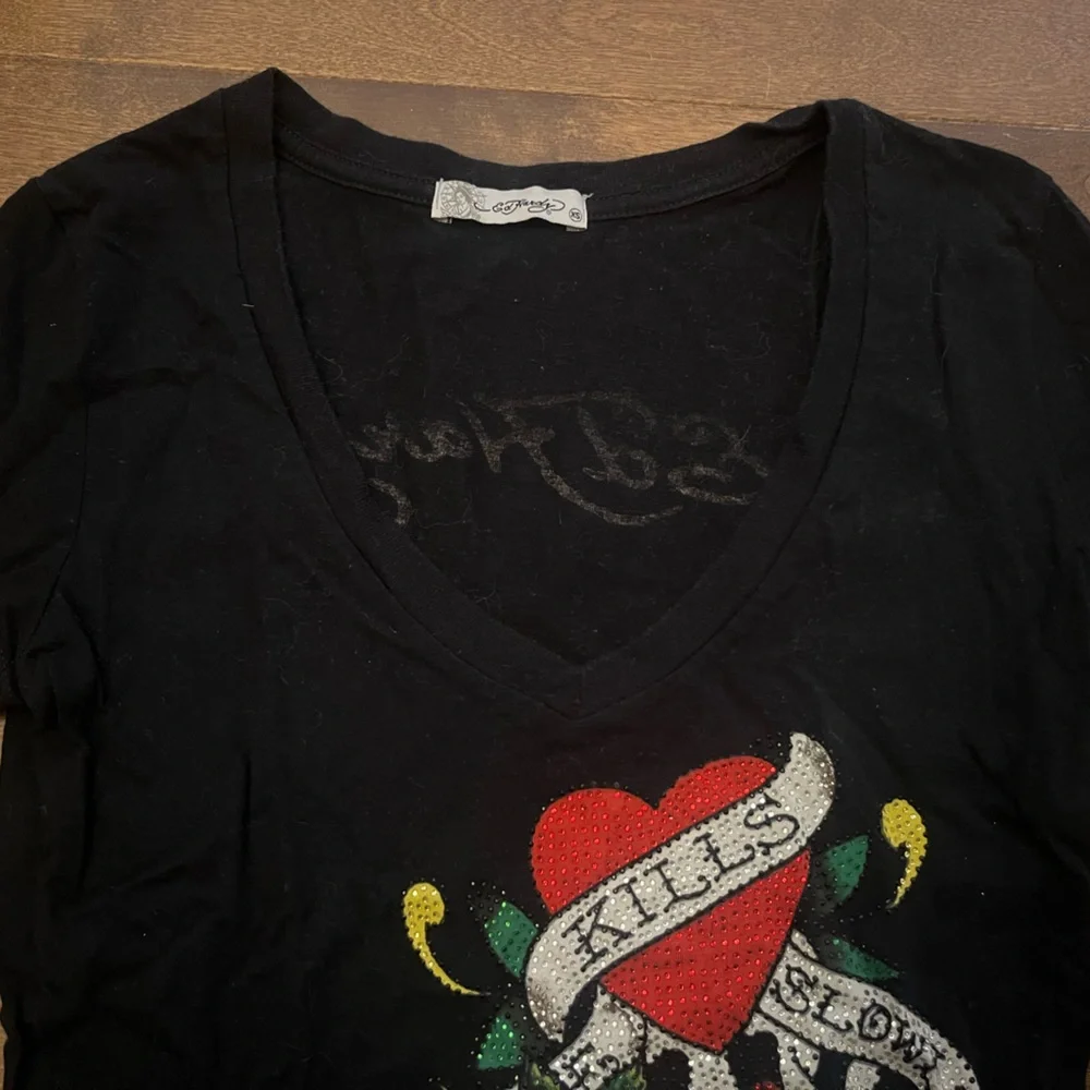 Vintage y2k Ed Hardy rhinestone graphic tshirt - Picture 3 of 6